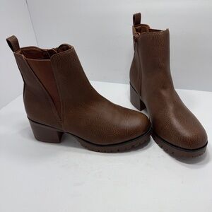 Mia Chelsea Boots Block Heel Kids Size 5